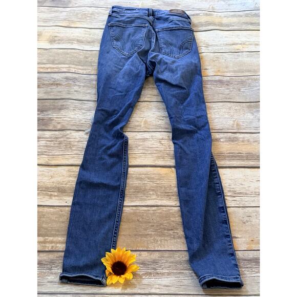 HOLLISTER CURVY SUPER HIGH RISE JEANS - Picture 5 of 8